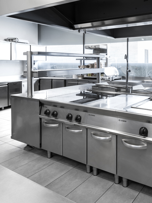 veduta di una cucina professionale tecnoinox